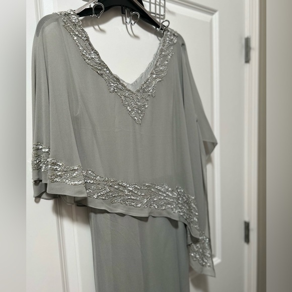 J Kara women’s formal dress - Size 6 - Picture 3 of 13